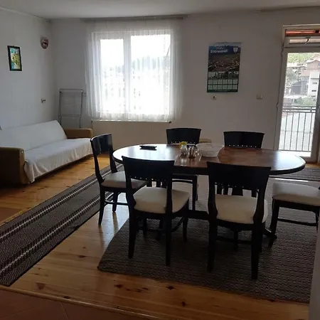 Yana Affittacamere 3*